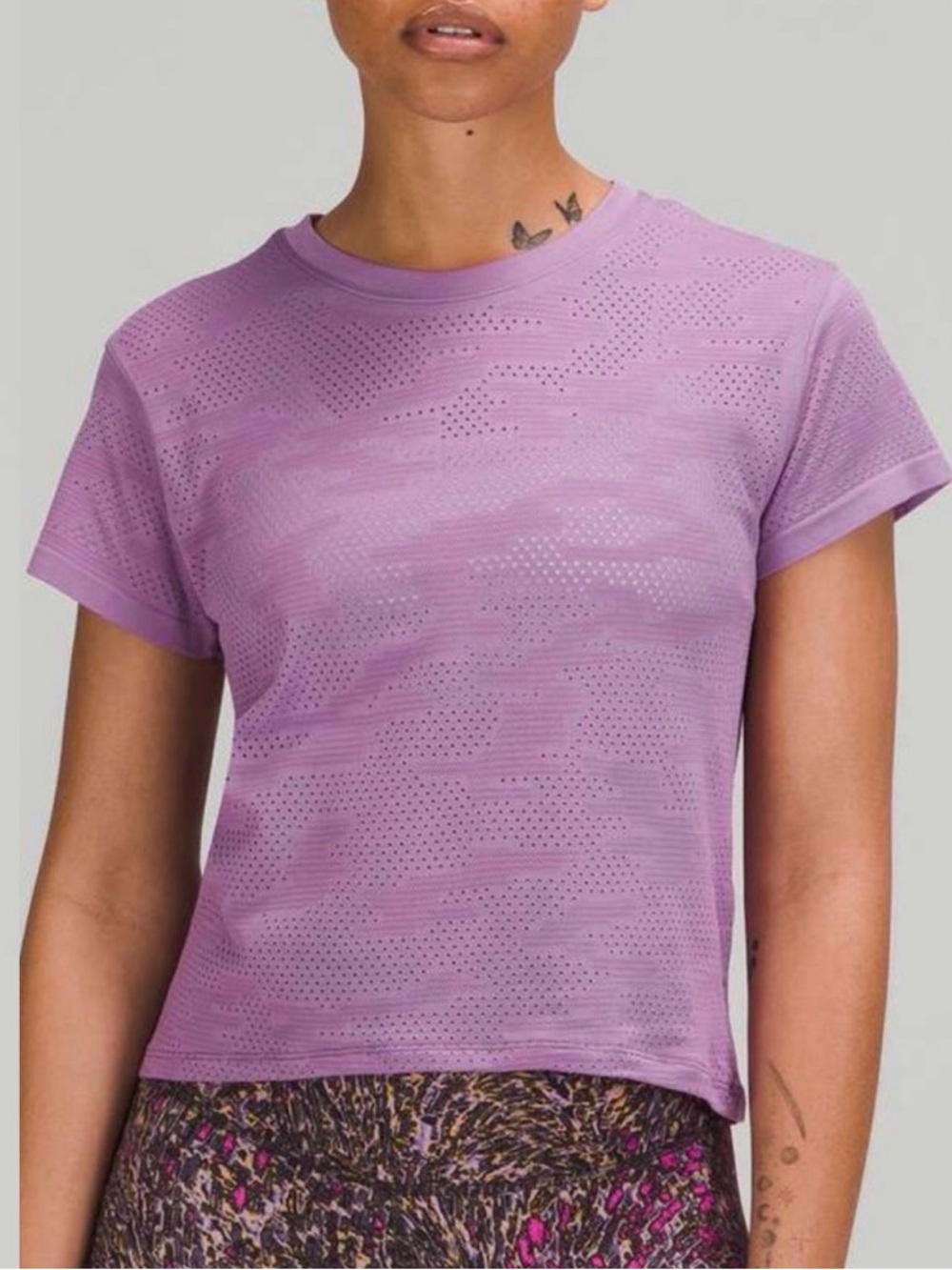 Lululemon Train to Be Short Sleeve Shirt *Camo Dot Wisteria Purple 6 T-Shirt Top